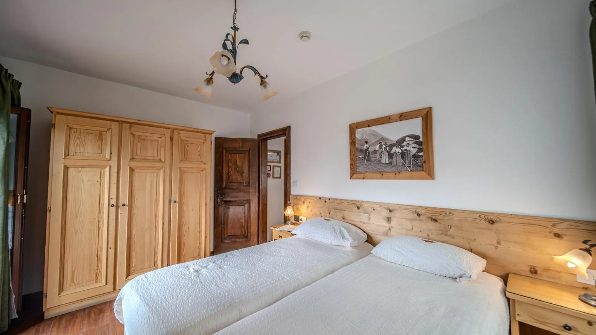Hotel Panda Cortina- Ricarica Auto Elettriche Cortina dʼAmpezzo Italia