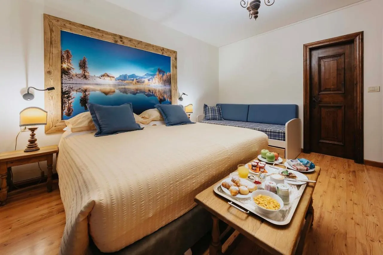 Hotel Panda Cortina- Ricarica Auto Elettriche 코르티나 담페조